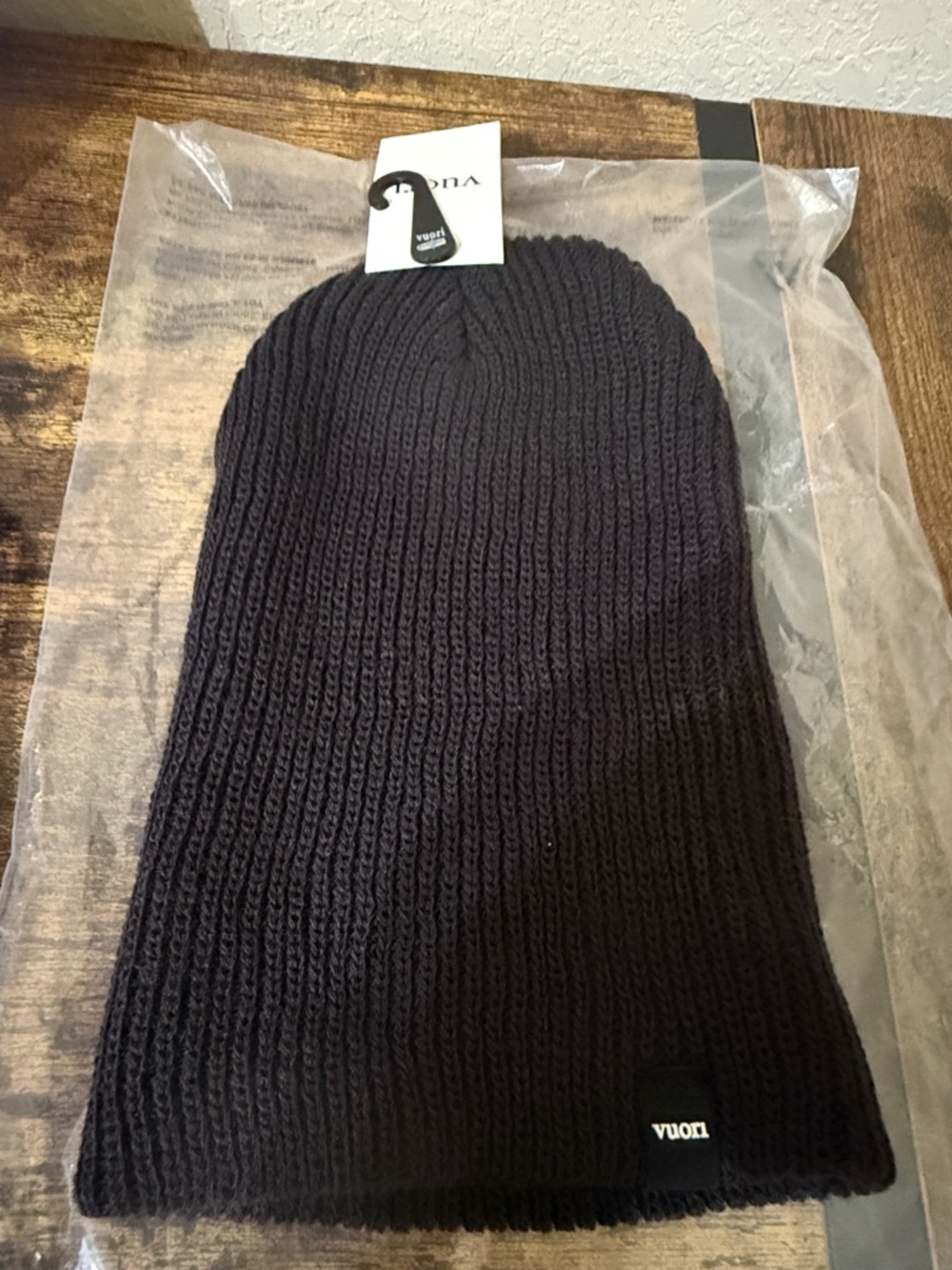 Vuori Black Ribbed Knit Beanie unisex onesize